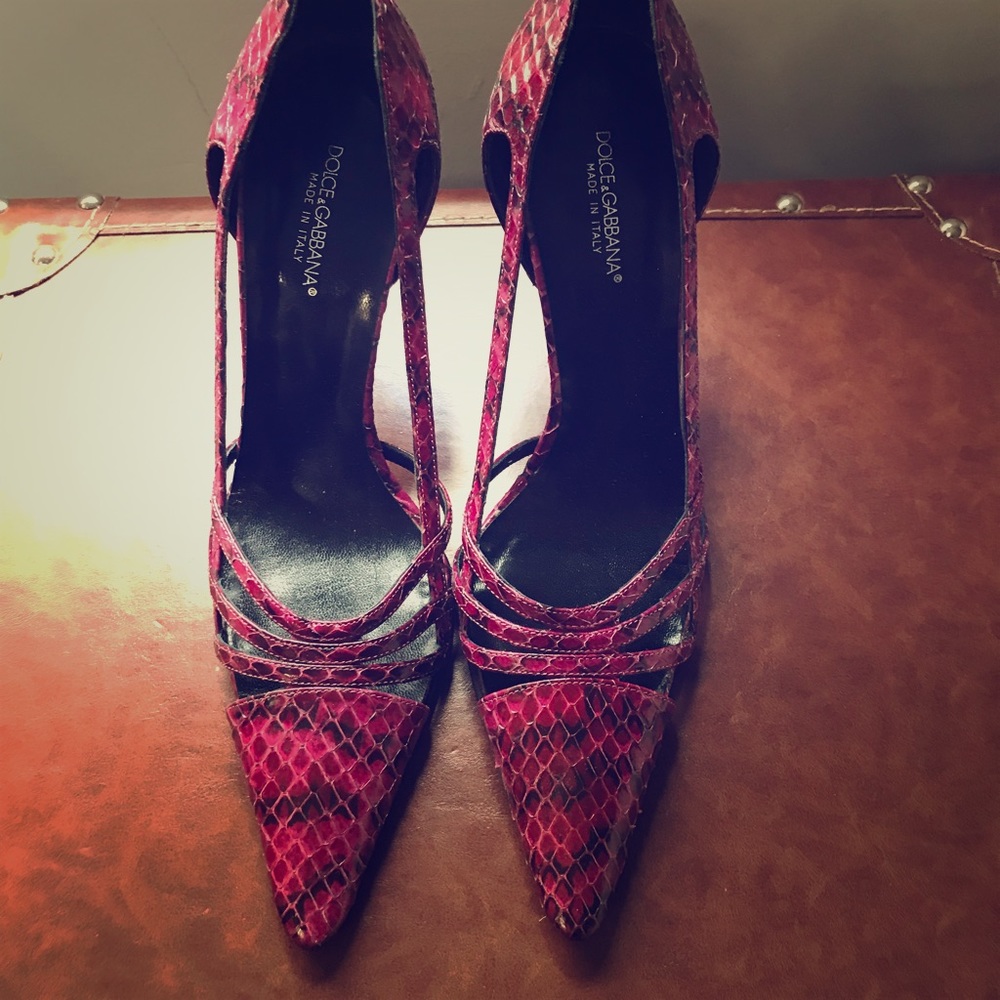Dolce & Gabbana snakeskin purple/pink pumps 37
